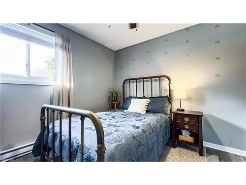 138 Sunset Drive, Goderich, ON - Indoor Photo Showing Bedroom