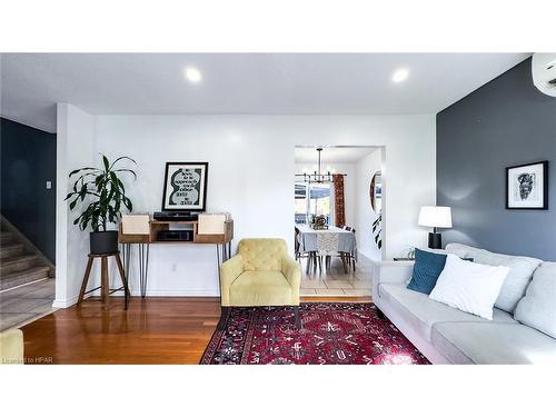 138 Sunset Drive, Goderich, ON - Indoor Photo Showing Living Room