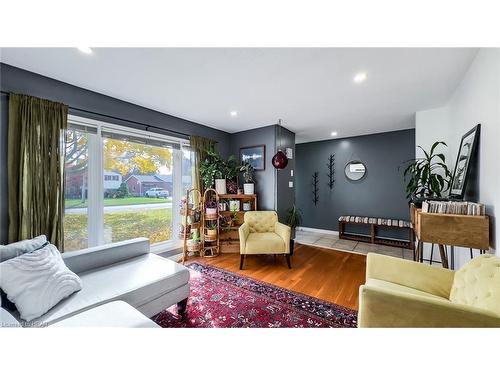 138 Sunset Drive, Goderich, ON - Indoor Photo Showing Living Room