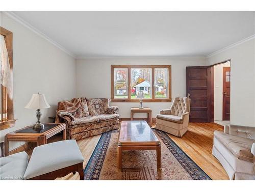 74 Main Street N, Seaforth, ON - Indoor Photo Showing Living Room