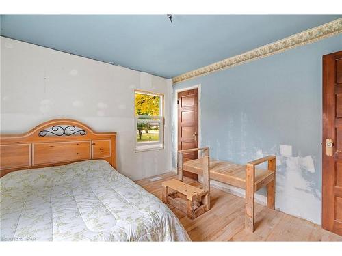 74 Main Street N, Seaforth, ON - Indoor Photo Showing Bedroom