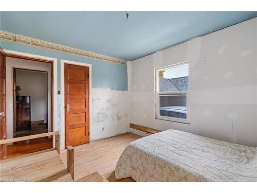 74 Main Street N, Seaforth, ON - Indoor Photo Showing Bedroom