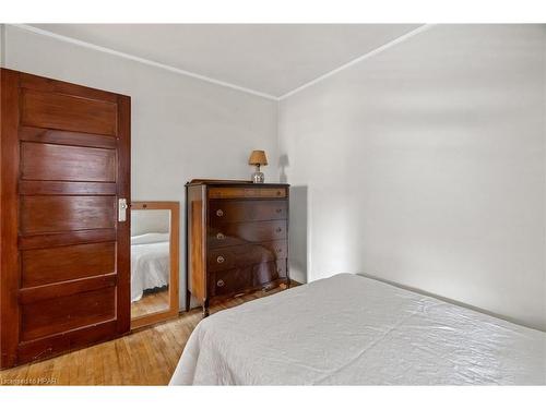 74 Main Street N, Seaforth, ON - Indoor Photo Showing Bedroom