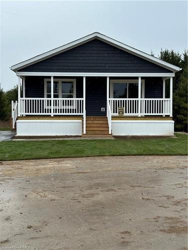 211 Spruce Drive, West Grey, ON - Outdoor