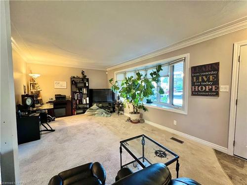 348 Devon Street, Stratford, ON - Indoor Photo Showing Living Room