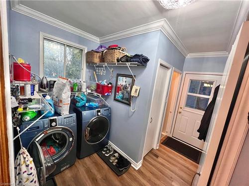 348 Devon Street, Stratford, ON - Indoor Photo Showing Laundry Room