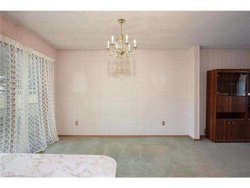 670 Queen Street W, St. Marys, ON - Indoor Photo Showing Other Room