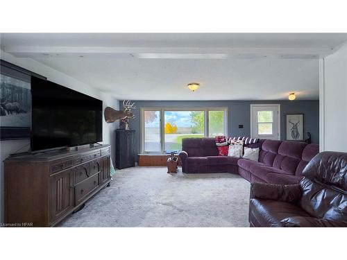 73840 Goshen Line, Bluewater, ON - Indoor Photo Showing Living Room