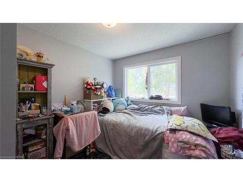 73840 Goshen Line, Bluewater, ON - Indoor Photo Showing Bedroom