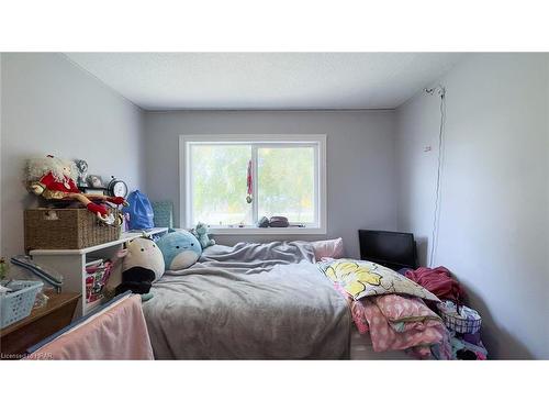 73840 Goshen Line, Bluewater, ON - Indoor Photo Showing Bedroom