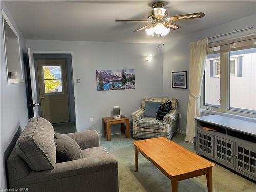 36 Sutton Drive, Huron Haven, ON - Indoor Photo Showing Living Room