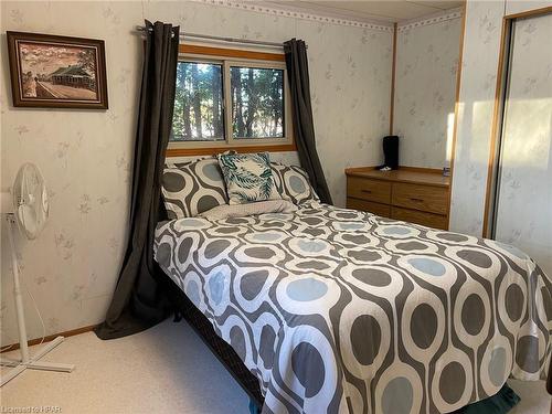 36 Sutton Drive, Huron Haven, ON - Indoor Photo Showing Bedroom