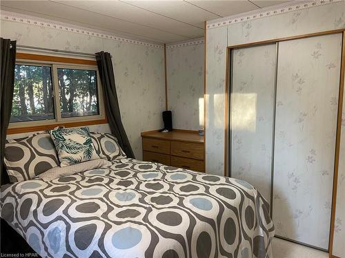 36 Sutton Drive, Huron Haven, ON - Indoor Photo Showing Bedroom