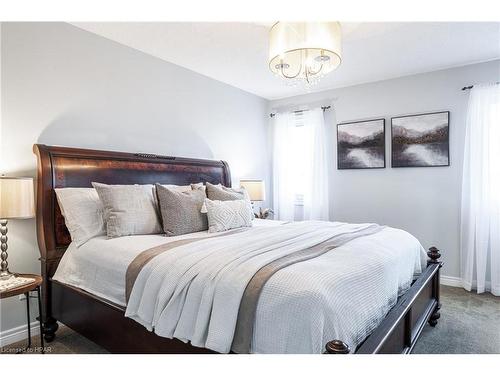 60 Thomas Street, Stratford, ON - Indoor Photo Showing Bedroom