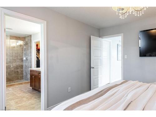 60 Thomas Street, Stratford, ON - Indoor Photo Showing Bedroom