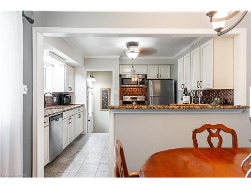 35 Dawson Street, Stratford, ON - Indoor Photo Showing Kitchen