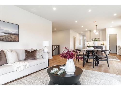 234 Henry Street, Mitchell, ON - Indoor Photo Showing Living Room