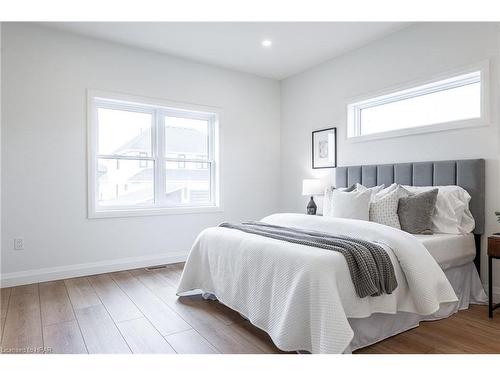 234 Henry Street, Mitchell, ON - Indoor Photo Showing Bedroom