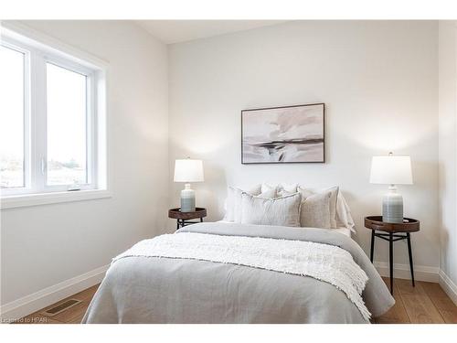 234 Henry Street, Mitchell, ON - Indoor Photo Showing Bedroom