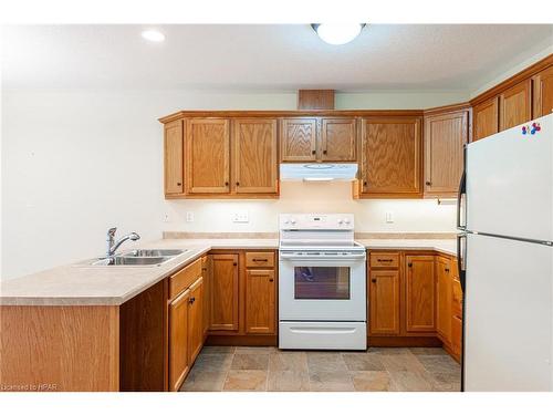 7-20 Huron Street N, St. Marys, ON - Indoor Photo Showing Kitchen With Double Sink