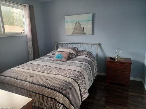 205 Blake Street W, Goderich, ON - Indoor Photo Showing Bedroom