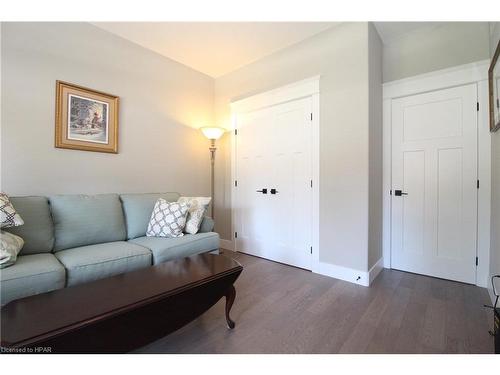 10138 Merrywood Drive, Grand Bend, ON - Indoor Photo Showing Living Room