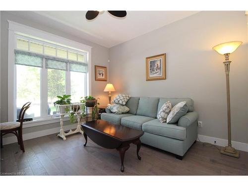 10138 Merrywood Drive, Grand Bend, ON - Indoor Photo Showing Living Room