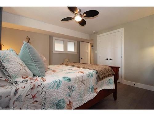 10138 Merrywood Drive, Grand Bend, ON - Indoor Photo Showing Bedroom