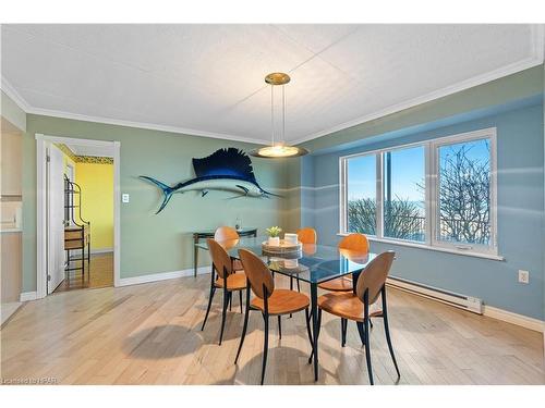 101-9 Pine Street, Grand Bend, ON - Indoor Photo Showing Dining Room