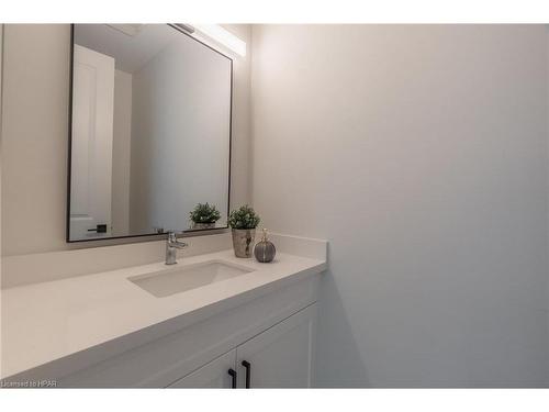 104 Greene Street, Exeter, ON - Indoor Photo Showing Bathroom