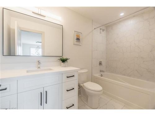 104 Greene Street, Exeter, ON - Indoor Photo Showing Bathroom