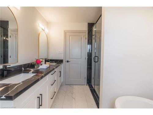 104 Greene Street, Exeter, ON - Indoor Photo Showing Bathroom