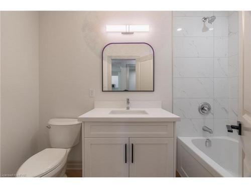 104 Greene Street, Exeter, ON - Indoor Photo Showing Bathroom