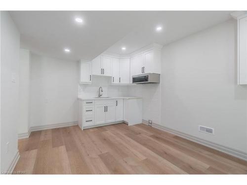 104 Greene Street, Exeter, ON - Indoor Photo Showing Kitchen