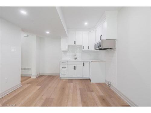 104 Greene Street, Exeter, ON - Indoor Photo Showing Kitchen