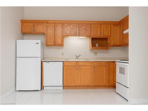 251-55 Downie Street, Stratford, ON - Indoor Photo Showing Kitchen