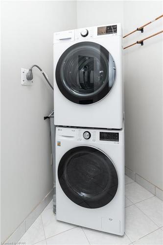 255-55 Downie Street, Stratford, ON - Indoor Photo Showing Laundry Room