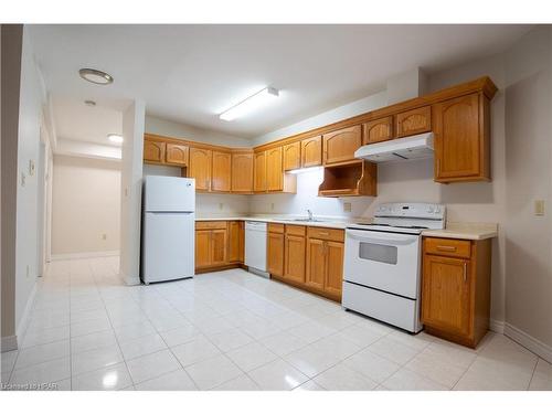 352-55 Downie Street, Stratford, ON - Indoor Photo Showing Kitchen