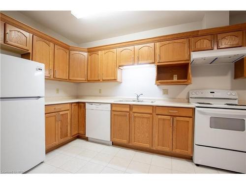 352-55 Downie Street, Stratford, ON - Indoor Photo Showing Kitchen With Double Sink