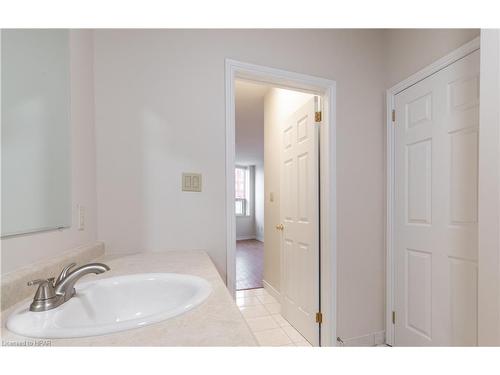 353-55 Downie Street, Stratford, ON - Indoor Photo Showing Bathroom