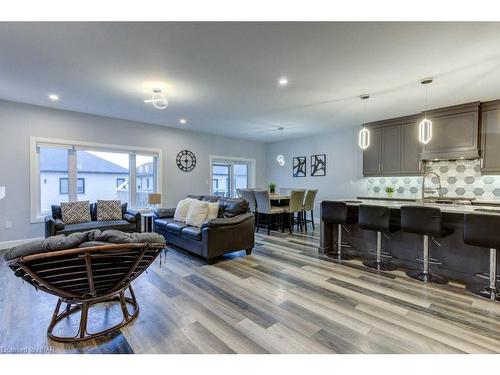 1070 Evans Street W, Listowel, ON - Indoor Photo Showing Living Room