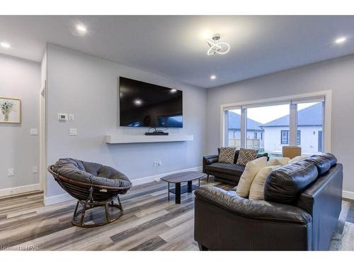 1070 Evans Street W, Listowel, ON - Indoor Photo Showing Living Room