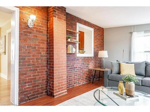 612 Albert Street, Stratford, ON - Indoor Photo Showing Living Room