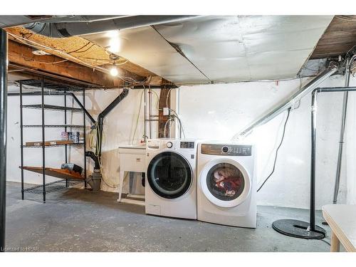 612 Albert Street, Stratford, ON - Indoor Photo Showing Laundry Room