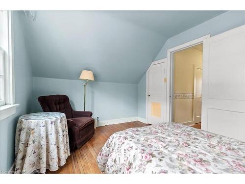 75 Youngs Street, Stratford, ON - Indoor Photo Showing Bedroom