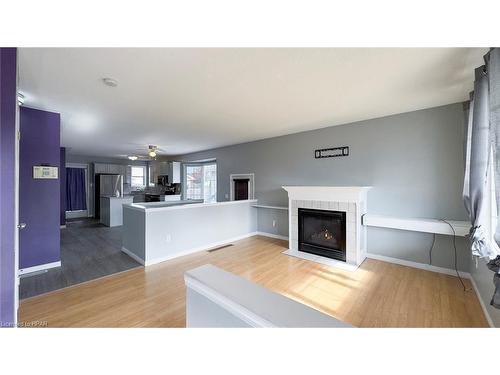 41850 James Street, St. Thomas, ON - Indoor Photo Showing Living Room With Fireplace