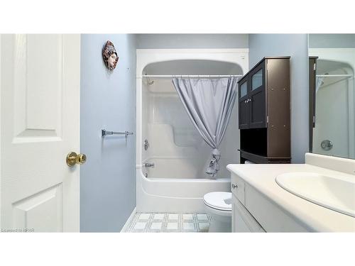 41850 James Street, St. Thomas, ON - Indoor Photo Showing Bathroom