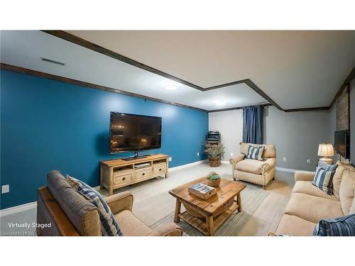 41850 James Street, St. Thomas, ON - Indoor Photo Showing Living Room