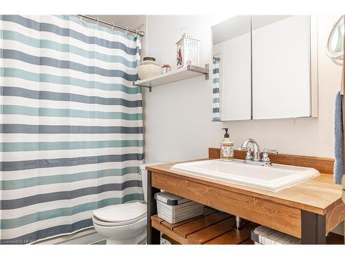 21 Southvale Road, St. Marys, ON - Indoor Photo Showing Bathroom