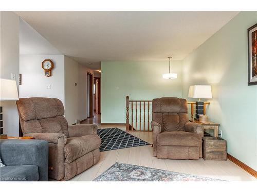 21 Southvale Road, St. Marys, ON - Indoor Photo Showing Living Room